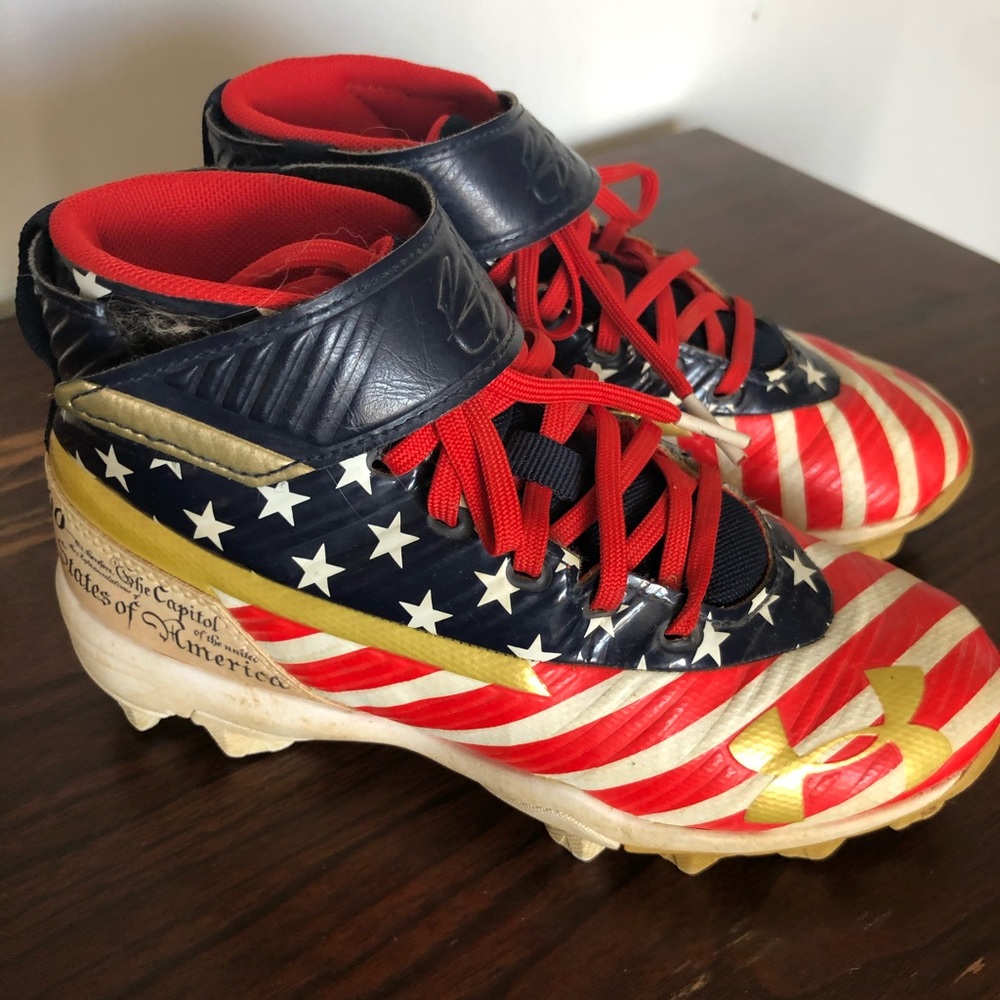 Baseball cleats